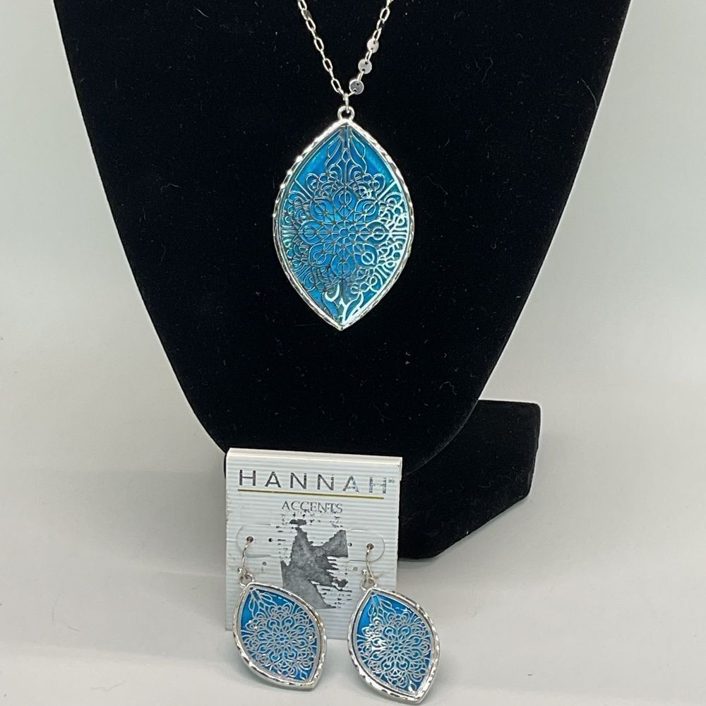NWT Hannah Accents Blue and Silver Toned Pendant Necklace and Earring Set